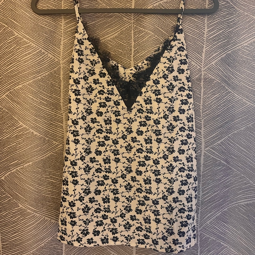 💙 White & Navy top
